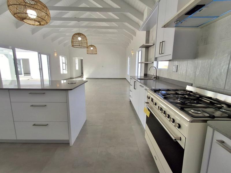 3 Bedroom Property for Sale in Golden Mile Western Cape